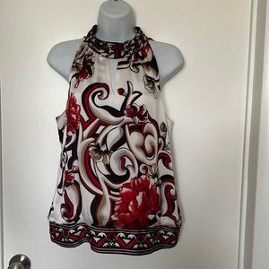 White House, Black market sleeveless top